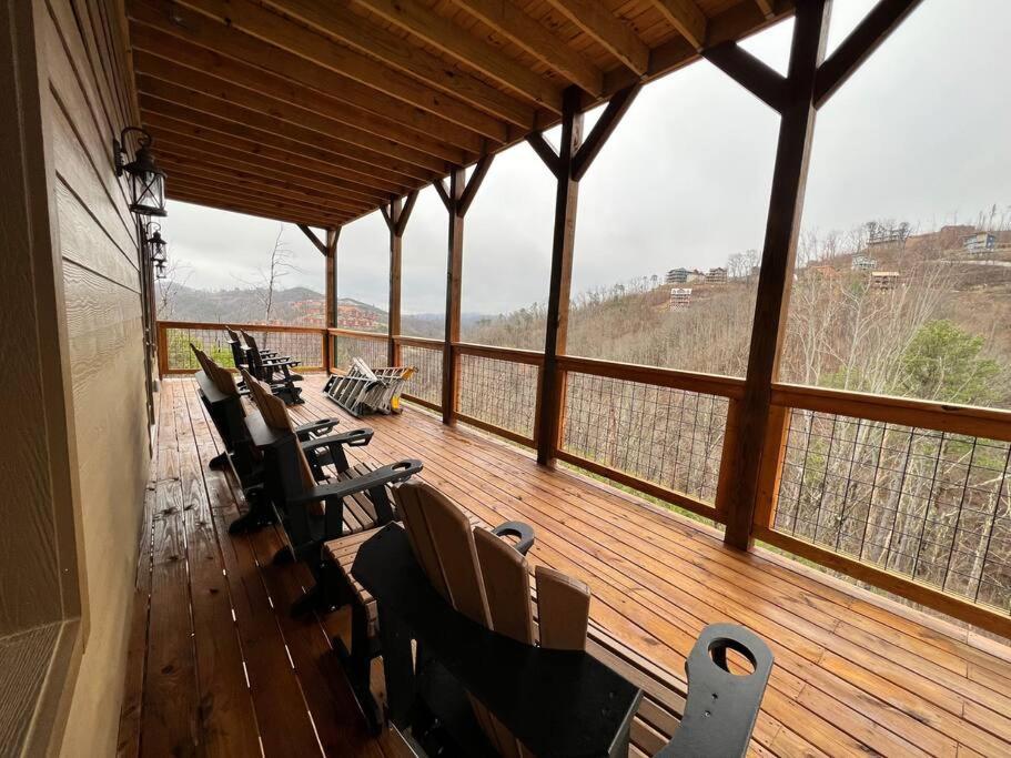 * * 4 Master Bedrooms, Views, Theater, Arcade, Evc Gatlinburg Εξωτερικό φωτογραφία