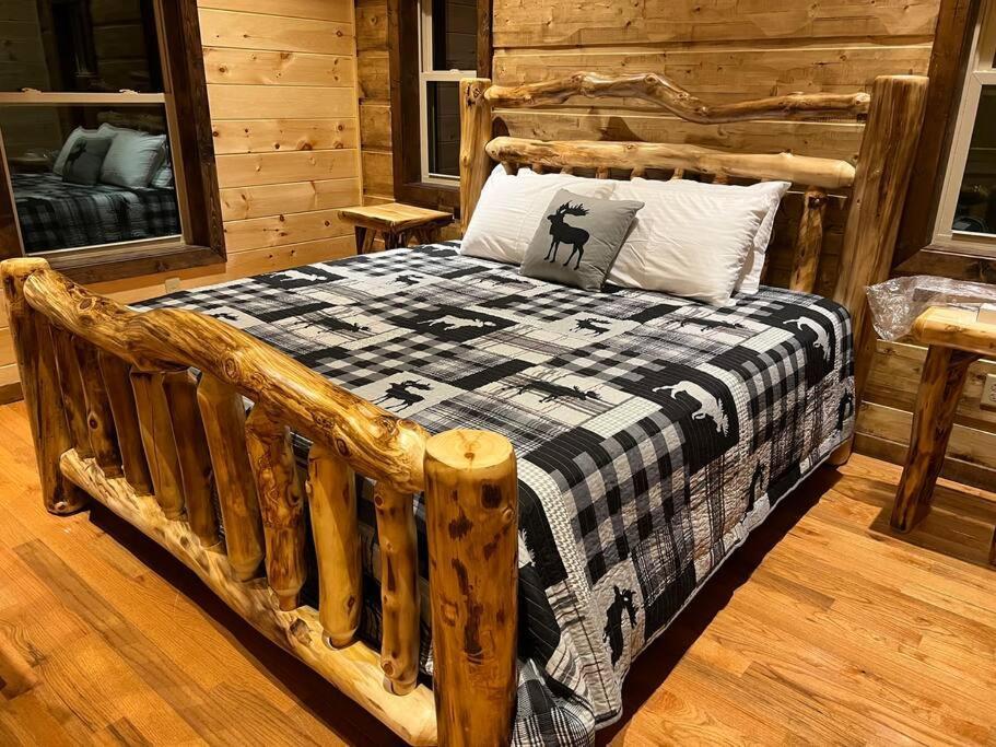 * * 4 Master Bedrooms, Views, Theater, Arcade, Evc Gatlinburg Εξωτερικό φωτογραφία