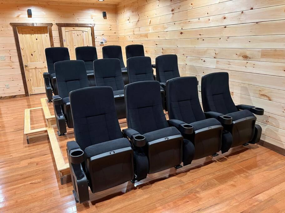 * * 4 Master Bedrooms, Views, Theater, Arcade, Evc Gatlinburg Εξωτερικό φωτογραφία