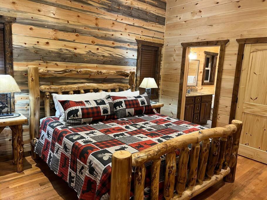 * * 4 Master Bedrooms, Views, Theater, Arcade, Evc Gatlinburg Εξωτερικό φωτογραφία